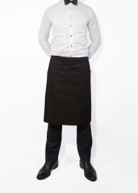 Официантка среднего размера в черном