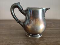 ŁADNY SYGNOWANY MLECZNIK PATYNA