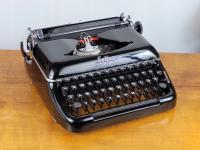 ПИШУЩАЯ МАШИНКА ЭРИКА 10-ЛАК, КАК В РОЯЛЕ СТЕЙНУЭЯ :)