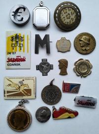 PLAKIETKI PRZYPINKI DZIWACTWA - ZESTAW 17 SZT