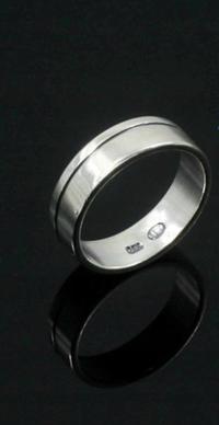 Para obrączek srebrnych z paseczkiem 925próba GRAWER GRATIS