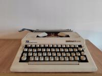 maszyna do pisania Triumph-Adler Contessa 2 de luxe z czasów PRL