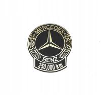 Emblemat MERCEDES 250.000km złoty 34x40mm