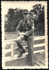 WW2 Niemcy: Żołnierz na mostku