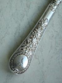 # Piękny srebrny unikatowy nóż obiadowy #