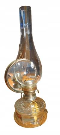 Lampa naftowa z odbłyśnikiem