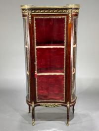 Witryna formy nerka w stylu Ludwik XV Francja