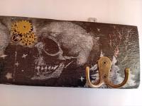 Wieszak scienny decoupage, wieszaki, Gotyk, Gotycki, Czaszki. Preznet.