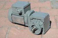 Угловой мотор-редуктор 0.09 kw. 100обр./мин.. Компании SEW-Eurodrive