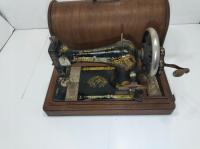 СТАРИННАЯ ШВЕЙНАЯ МАШИНА SINGER