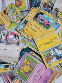 Karty Pokemon TCG - różne serie 50 sztuk