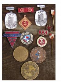 Zestaw 13 różnych medali odznak niemieckich cena za całość