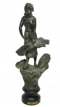 ANTYK - RZEŹBA: ROLNICZKA / ŻNIWIARKA: 