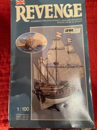 Модель деревянного парусного корабля REVENGE