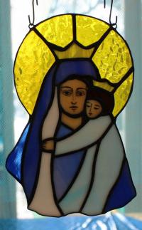 Witraż Maryja Matka Boska z Jezusem