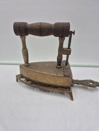 Antyczne Mosiężne Małe Żelazo z duszą Francja Antyk