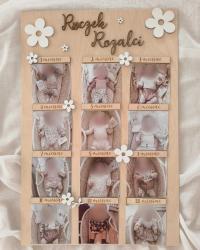 Tablica roczkowa na zdjęcia z ramkami - wzór kwiatek