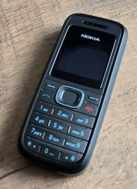 Мобильный телефон Nokia 1208 32 МБ / 32 МБ 3G черный