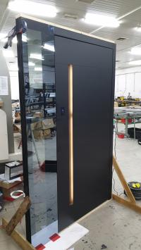 Алюминиевые входные двери высокого качества по размеру