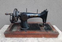 8 старая швейная машина ручная чешская Лада