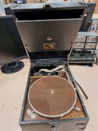 gramofon walizkowy( lata dwudzieste XX wieku) 