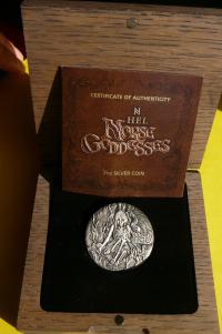 2 $ Тувалу 2017 ад скандинавские богини Ag 999 2Oz