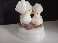 Figurka - całujące gołębie - ceramika