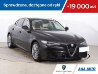Alfa Romeo Giulia 2.0 Turbo, Салон Польша
