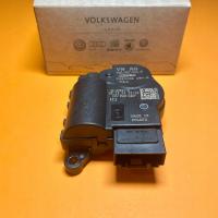 SILNICZEK STEROWANIA KLAPAMI NAWIEWU 2Q0907511E AUDI SEAT SKODA VW ORYGINAŁ