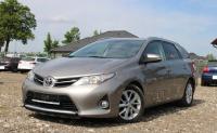 Toyota Auris 2.0 D4D 124km климатроник камера ...