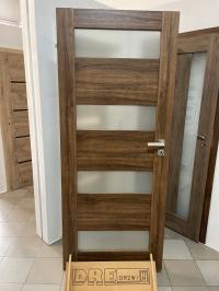 DRZWI SKRZYDŁO WEWNĘTRZNE POKOJOWE 80 LEWE WINDOOR ORZECH