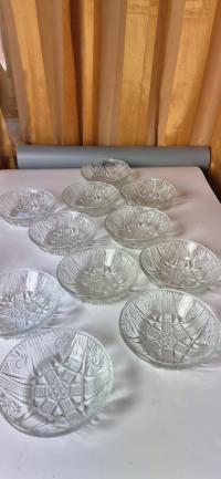 Ząbkowice urocze salaterki komplet dla 11 osób T25