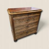 Комод Бидермейер из красного дерева, вязанный антиквариатом XIXw.