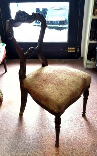 Старый Резной Стул