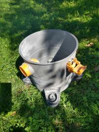 Odkurzacz titan TTB774VAC zbiornik .