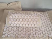 Mata z poduszką do akupresury Z KOLCAMI