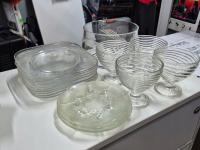 Stara, szklana zastawa stołowa - talerzyki, miska, salaterki ZESTAW