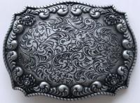 Duża klamra do pasa z ornamentem motywem roślinnym