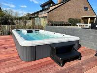 Swimspa, swim spa, wanna z hydromasażem ogrodowa jacuzzi 390x228