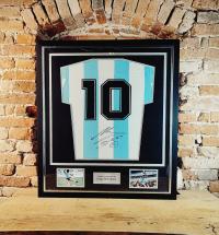 Диего Марадона, Аргентина-футболка с автографом в раме от 1 PLN! (заг)
