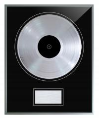 Платиновая музыкальная премия с посвящением