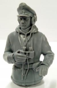 Niemiecki czołgista zima 4 tors skala 1/48