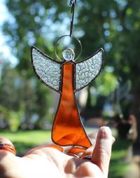 Aniołek witrażowy 11cm Tiffany, anioł witraż pomarańczowy
