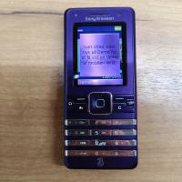 Sony Ericsson K770i z ładowarką *superstan*4 MB / 16 MB 2G fioletowy