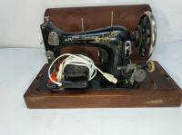 STARA MASZYNA DO SZYCIA ANTYK