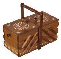 NICIARKA ŚREDNIA RZEŹBIONA PRZYBORNIK SZKATUŁKA NA NICI DĄB