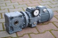 Motoreduktor kątowy 0.37kw. z regulacją 4,8-24obr./min..