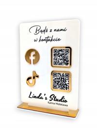 Доска стенд с QR-кодом социальных медиа-оставайтесь на связи с нами