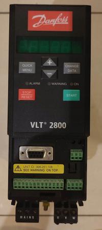 Falownik Danfoss VLT2803PS2B20STR1DBF VLT 2800 195N003 0-1000Hz 2.2A 0.9kVA