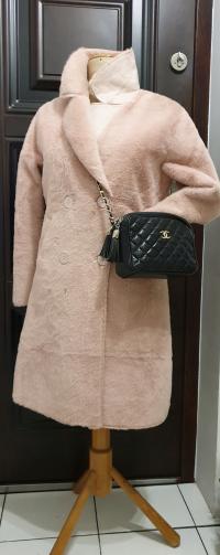 ECO KOŻUCH - MIĘKKI LEKKI W KOLORZE PUDROWEGO RÓŻU WEEKENDOWA OBNIŻKA